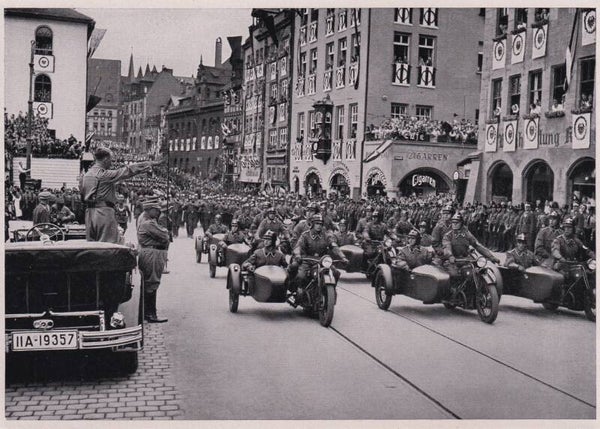 Motor SH vor dem Führer auf dem Reichsparteitag / Sammelwerk Nr. 15 / Bild Nr. 194 Gruppe 63