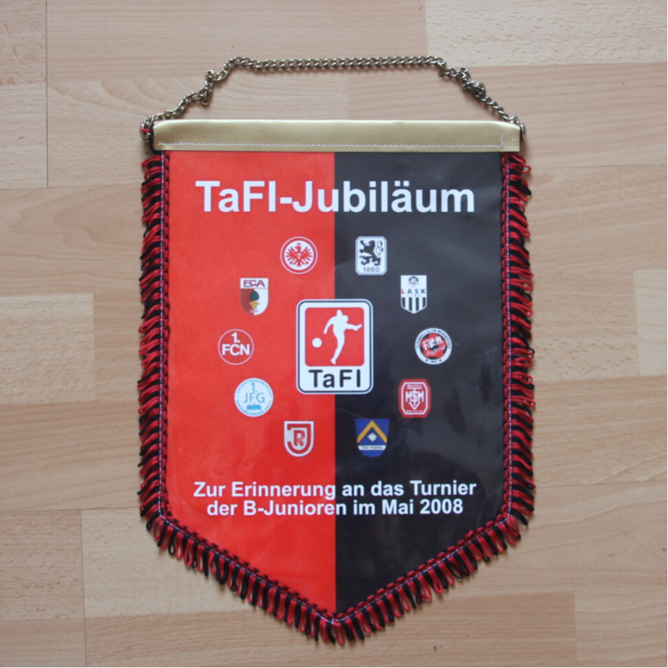 1.FCN Großer Wimpel mit Goldkette