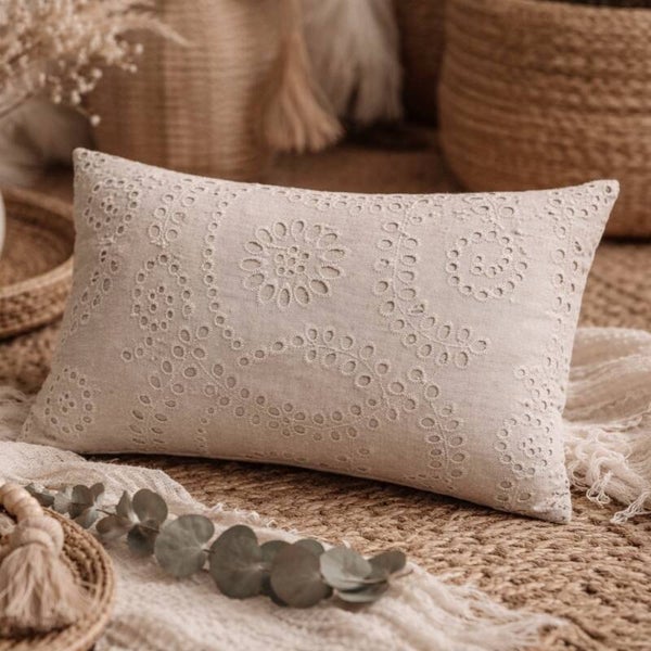 Newborn Studio Pillow “Taupe” – Soft. Natural. Timeless.