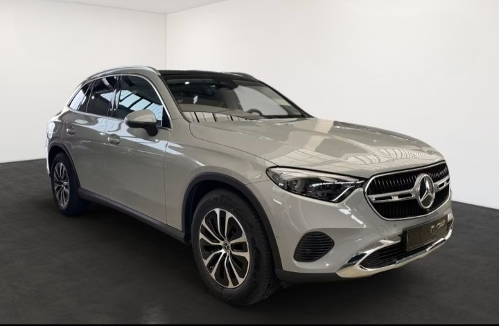 MERCEDES-BENZ D 4M *AVANTGARD *AHK *PANORAMIC SUNROOF *TOTWI