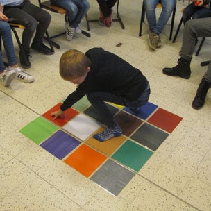 kidnercoach, zelfstandige praktijk, emblem, groepen, individueel, samen, gedragsproblemen, muziek, drama , beweging, beeld, creatieve therapie, advies, ondersteuning, begeleiding, veilig,