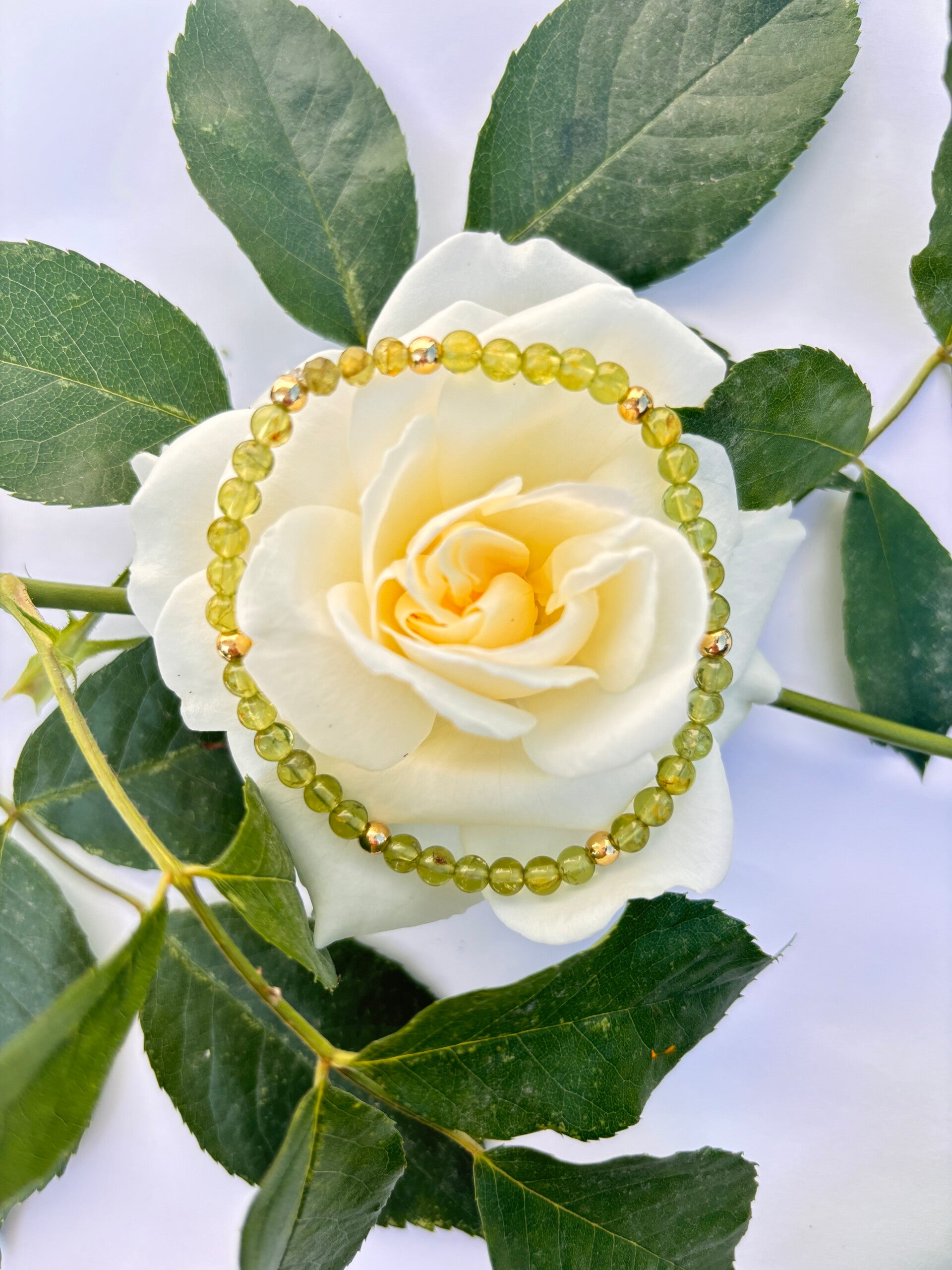 Golden Light – Peridot-Armband für Leichtigkeit & Herzstrahlen