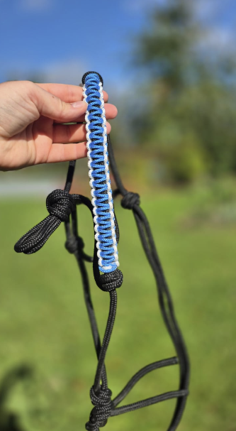 Licol taille poney prêt à partir