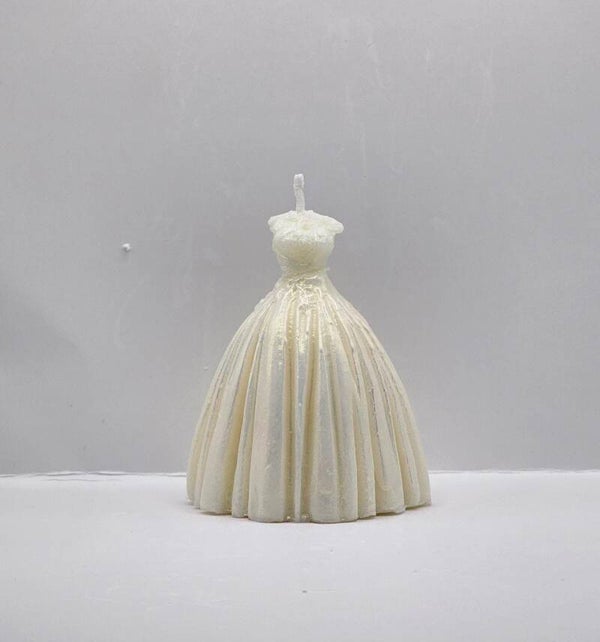 VELA DE SOJA Y COCO E. FORMA DE VESTIDO DE NOVIA .