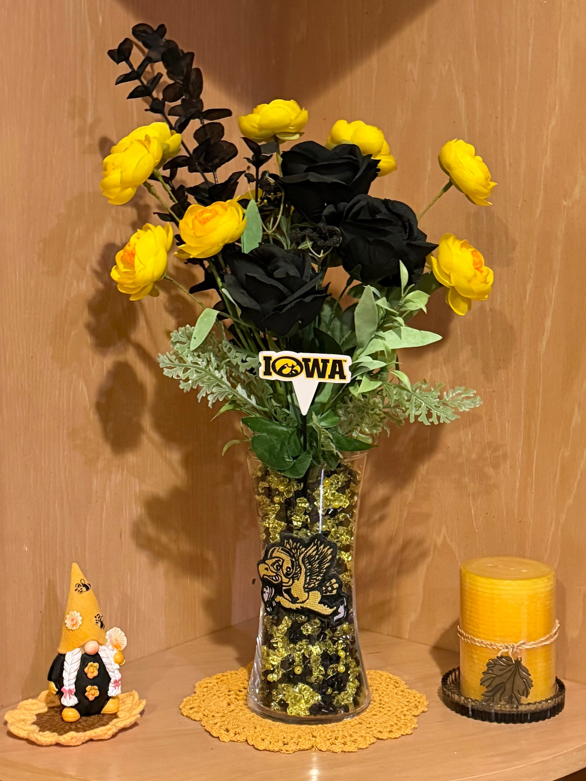 Hawkeye Midnight Gold  🖤💛