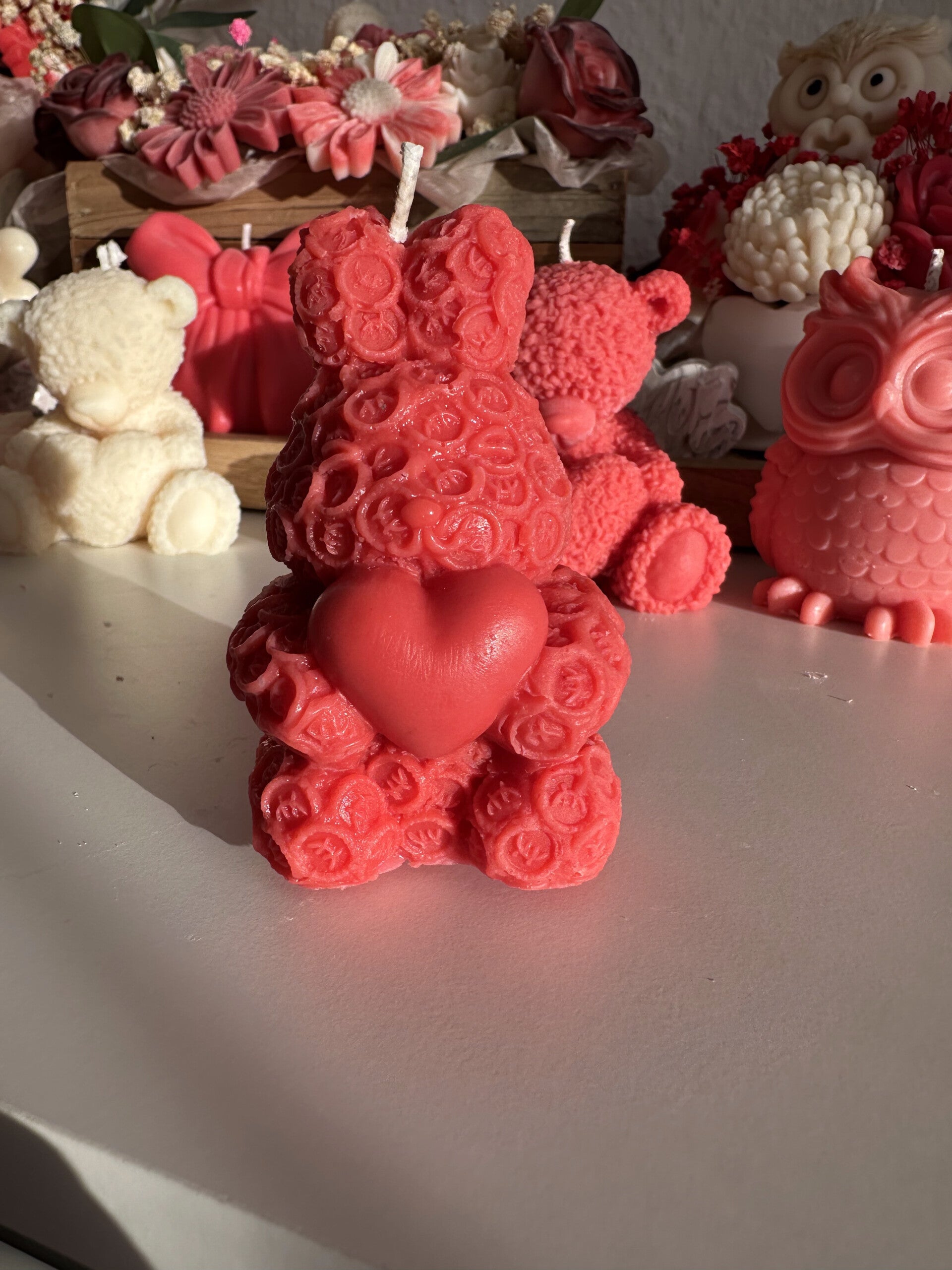 Kerze "Hasi" - handgegossen aus Rapswachs