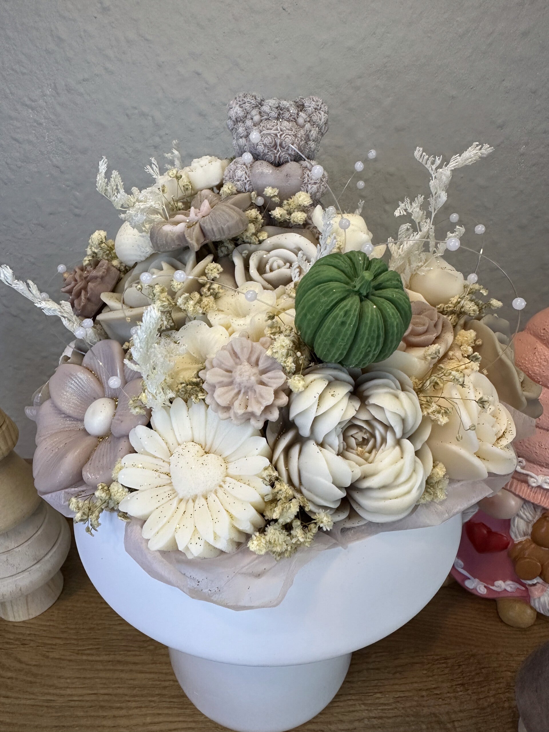 Kerzenstrauß "Seelenwärmer Chantal" handgegossen aus Rapswachs