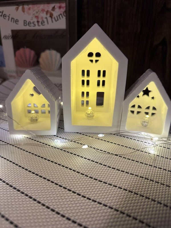 handgegossene "Häuschen " aus Gießmasse ohne leuchtmittel