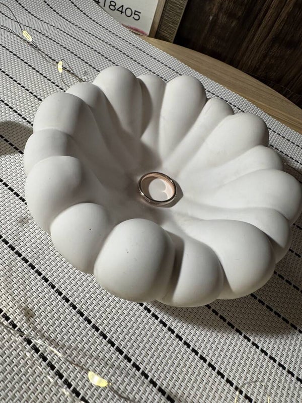 Handgefertigte Schmuckschale "Wolke" aus Raysin - stilvolle Aufbewahrung im modernen Design