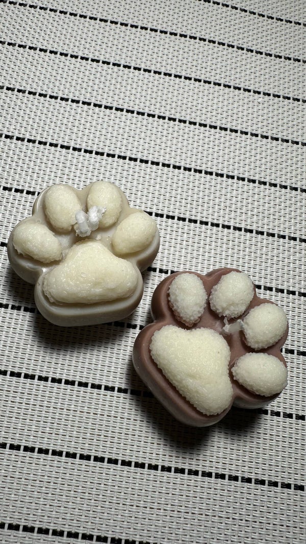 Kerze "Hundepfoten"Set 2 - handgegossen aus Rapswachs