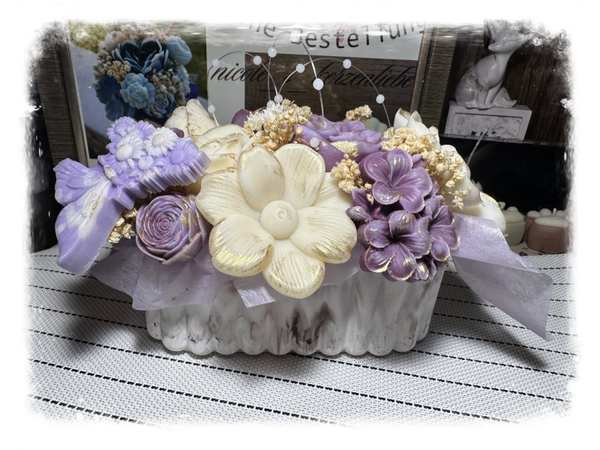 Kerzenstrauß "Lavende" handgegossen aus Rapswachs