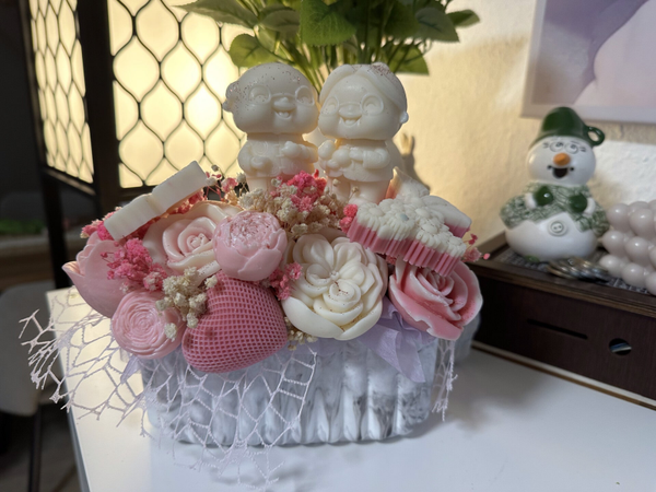 Kerzenstrauß "Zwei Herzen – ein Licht handgegossen aus Rapswachs