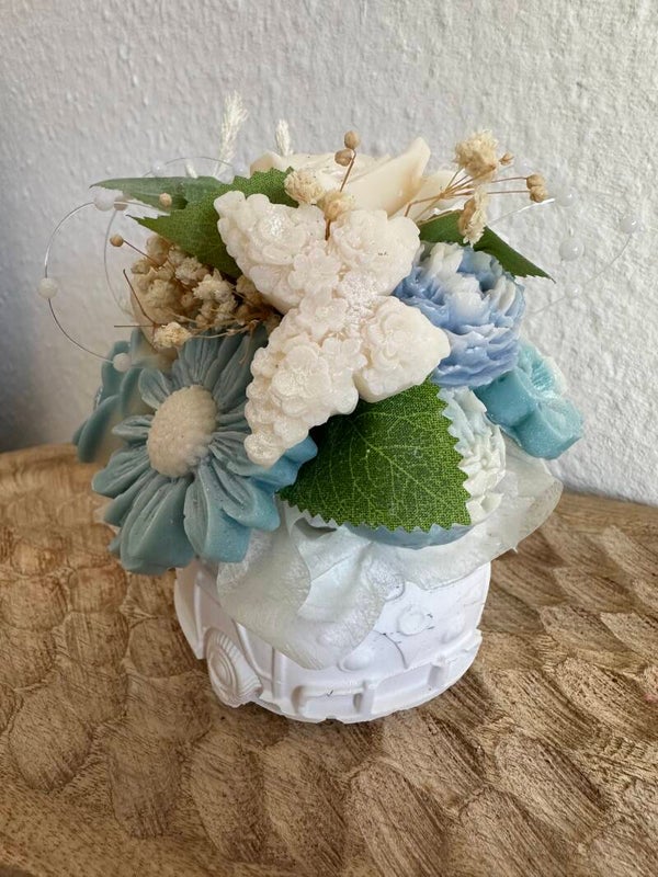 Kerzenstrauß " Blue Elias" handgegossen aus Rapswachs