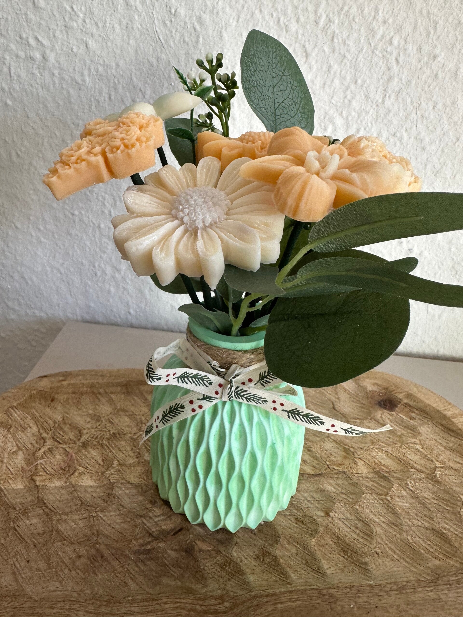 Kerzenstrauß "Buter Blütenzauber" handgegossen aus Rapswachs