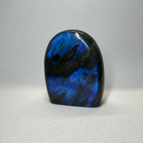 Labradoriet freeform