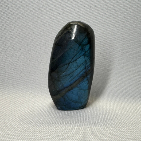 Labradoriet freeform