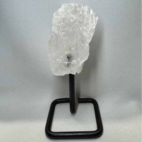 Bergkristal ruw op standaard