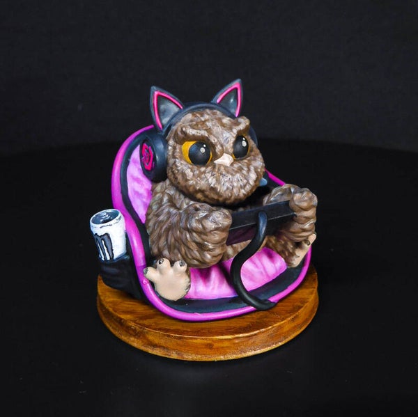 Owlkin Gamer