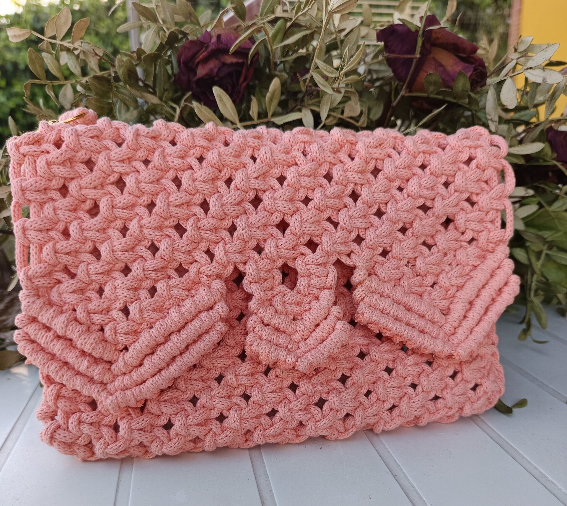 Zuri Clutch – Cartera Bohemia en Macramé Hecha a Mano