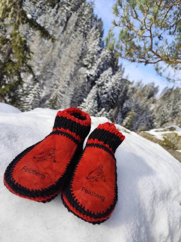 Vorbestellung : unser Motiv Feldberg  Winterboots oder Sip-on Slipper