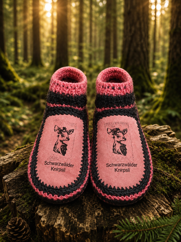 Vorbestellung : unser Motiv  Schwarzwälder Knirpsli Winter -boots oder Sip-on Slipper