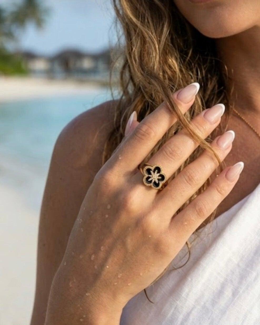 Bague Anti-Stress Fleur noire Strass Rotative  en Acier Inoxydable – Chic & Relaxante