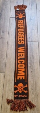 FC St.Pauli Fanschal mit Fransen " Refugees Welcome " ⚽️⚽️⚽️⚽️