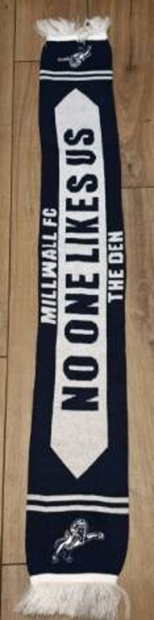 Millwall FC Fan Schal " No One Likes Us "⚽⚽⚽