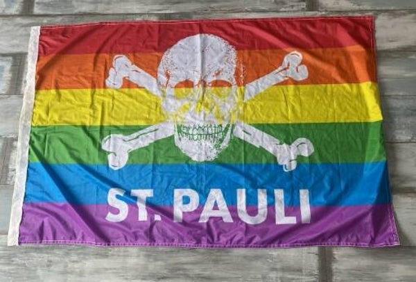 FC St. Pauli Fan Flagge ⚽️ Hissfahne ⚽️ Totenkopf Regenbogen 🌈 147x94