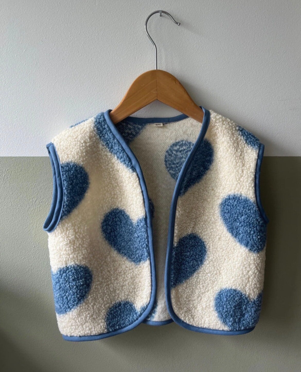 Gilet - hartjes blauw