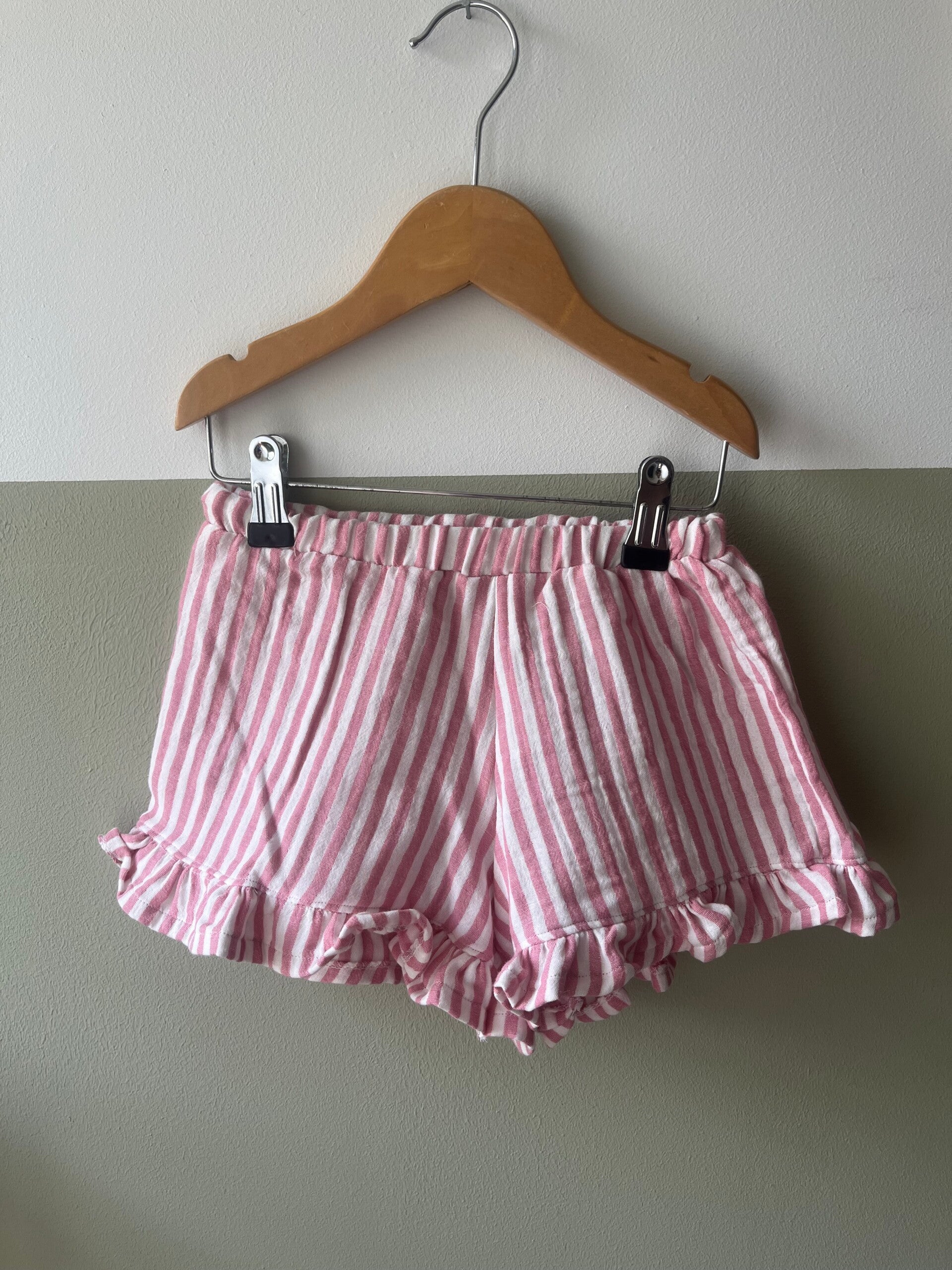 Short met ruffels 110/116