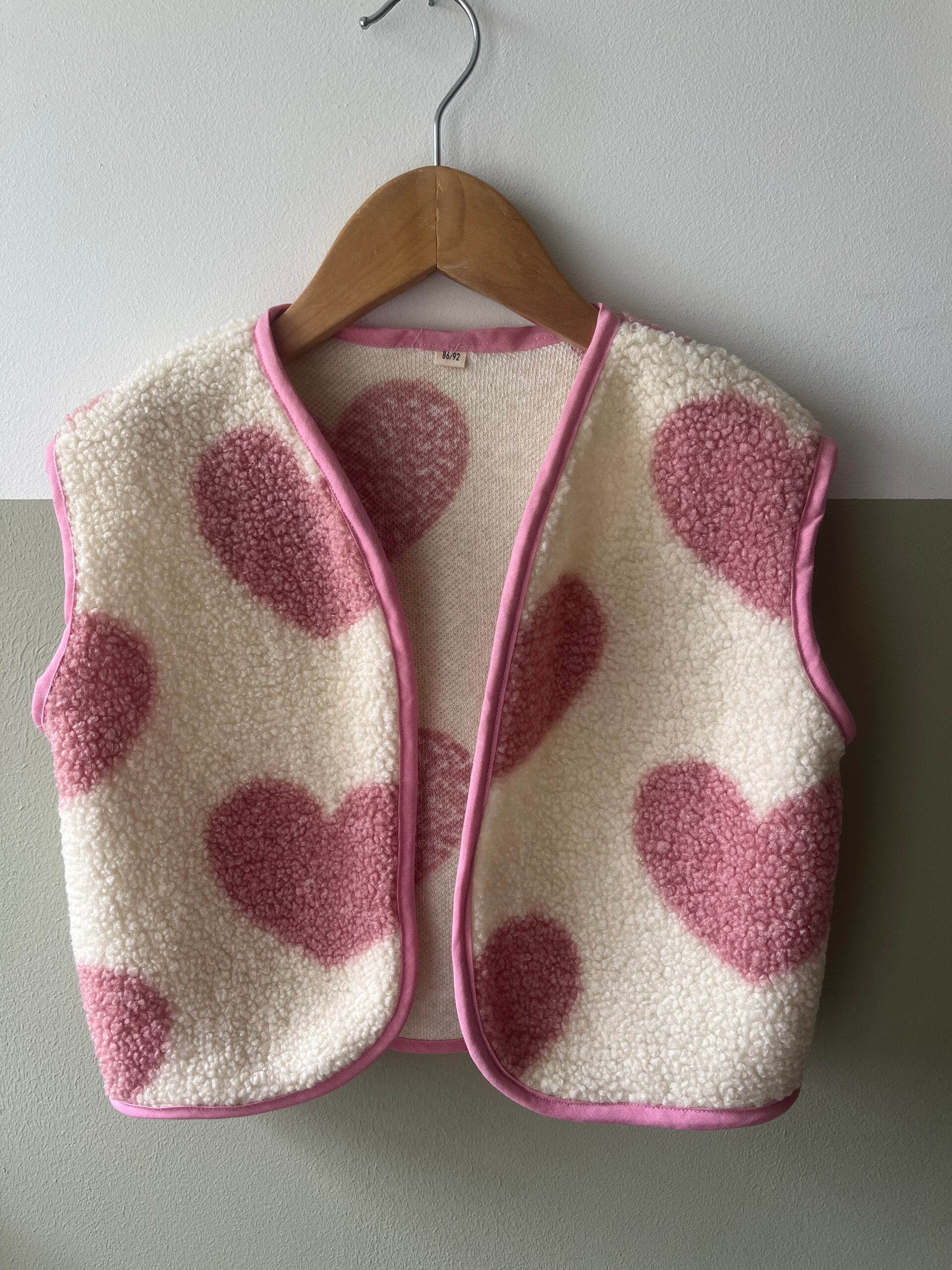 Gilet - hartjes roze