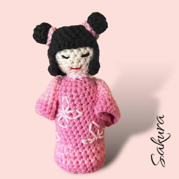 Sakura - hæklet kokeshi