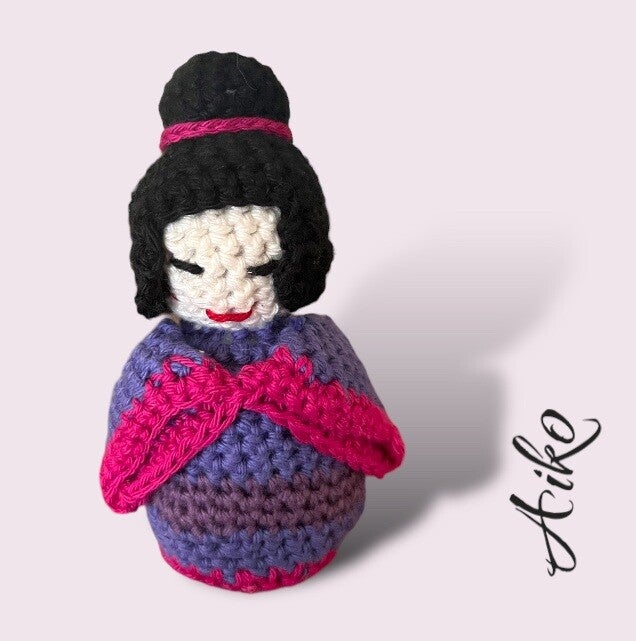 Aiko - hæklet kokeshi