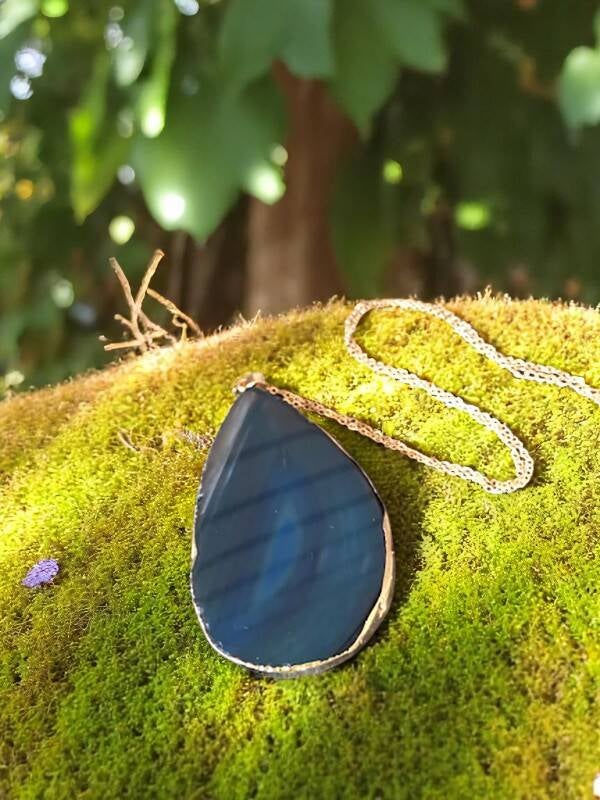 Halskæde med blå kvarts vedhæng