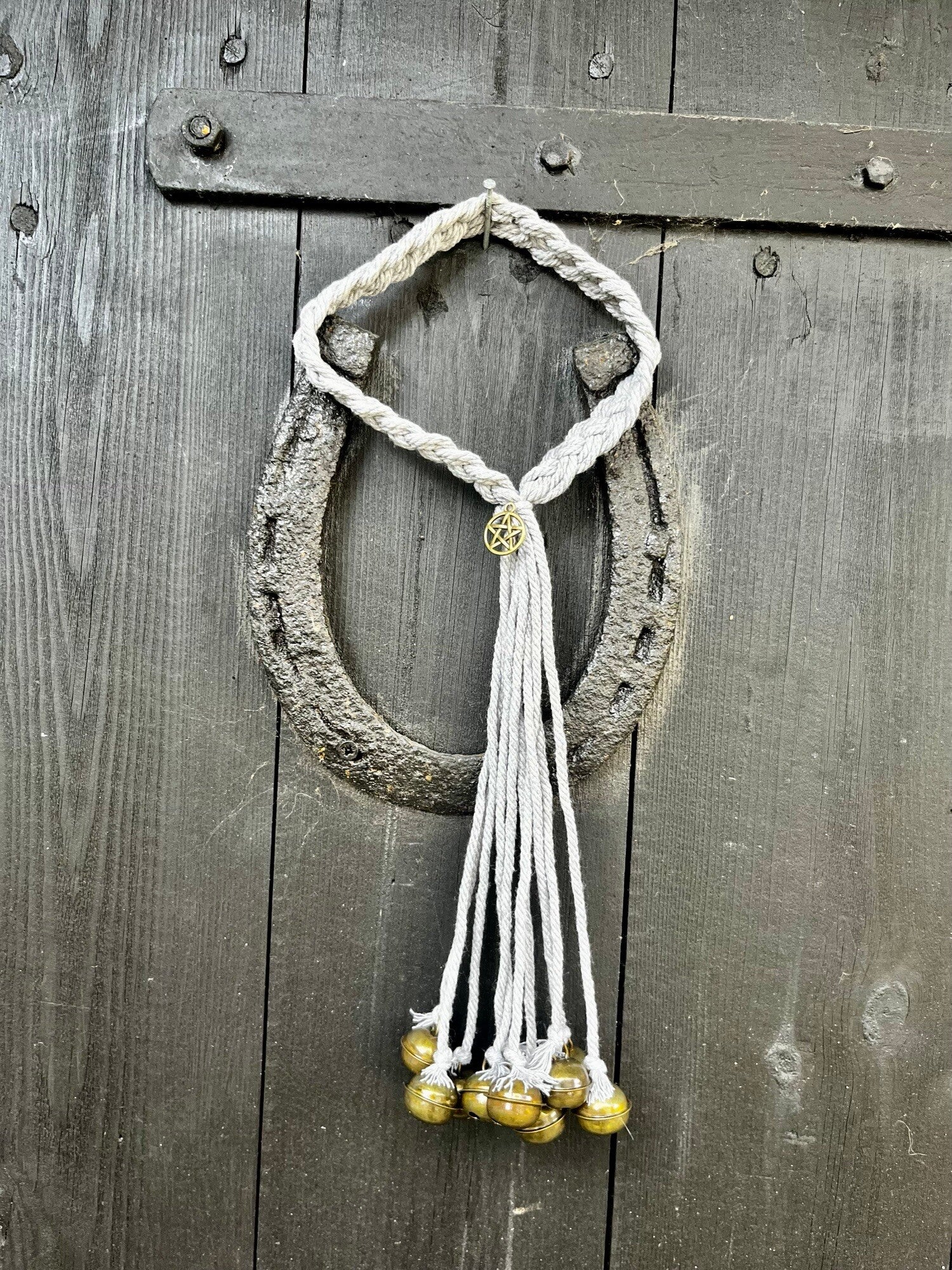 Grå hekseklokke ( witch bell )