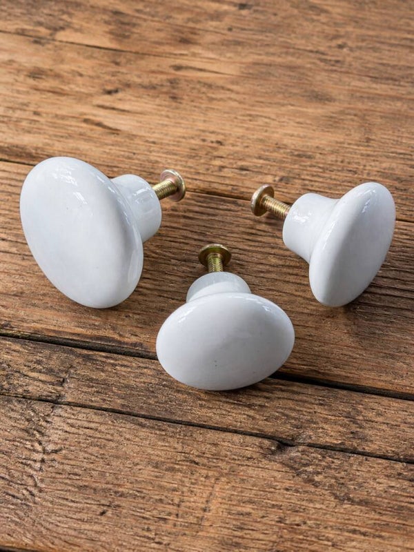 Hvide porcelæns knopper