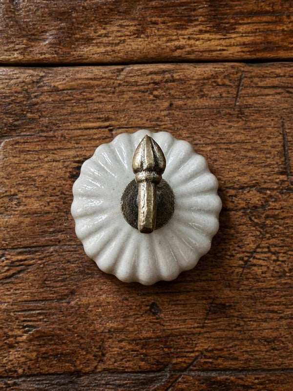 Metal/porcelæns knop