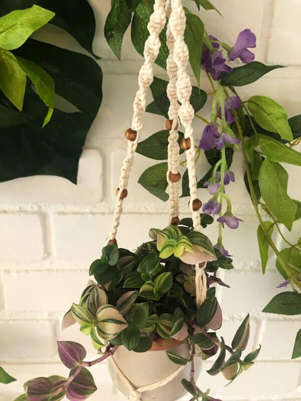 Lille keramik potte i macrame flettet ophæng ( uden plante )