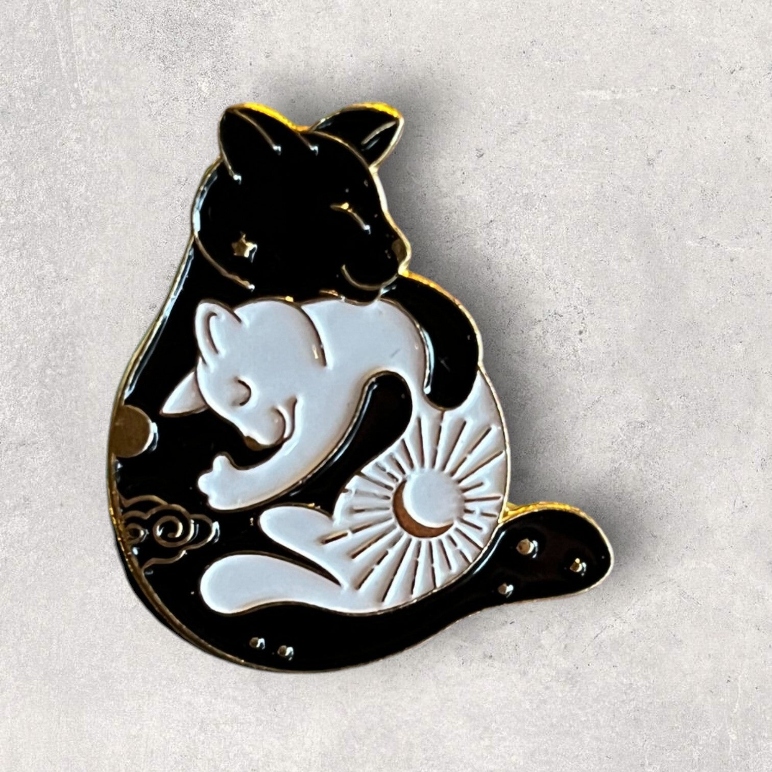 Pin - Yin/yang katte