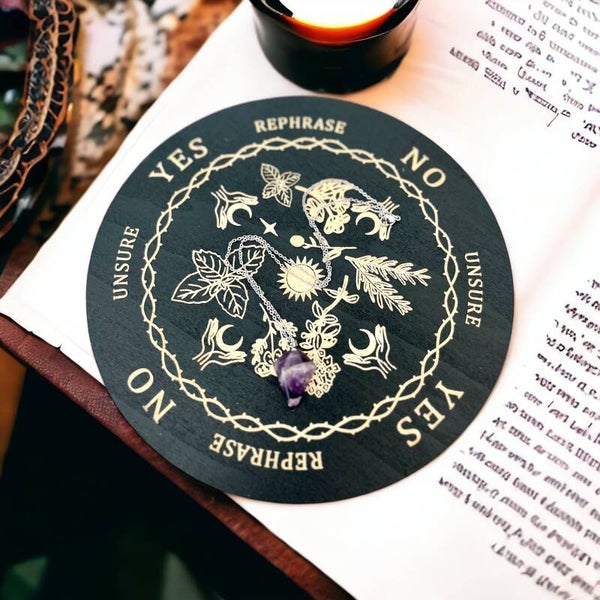 Ouija board og amatyst pendul
