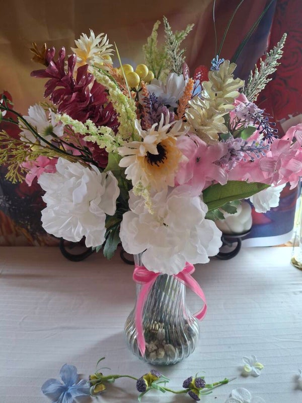 # 10 Wildflower Mix Arrangement