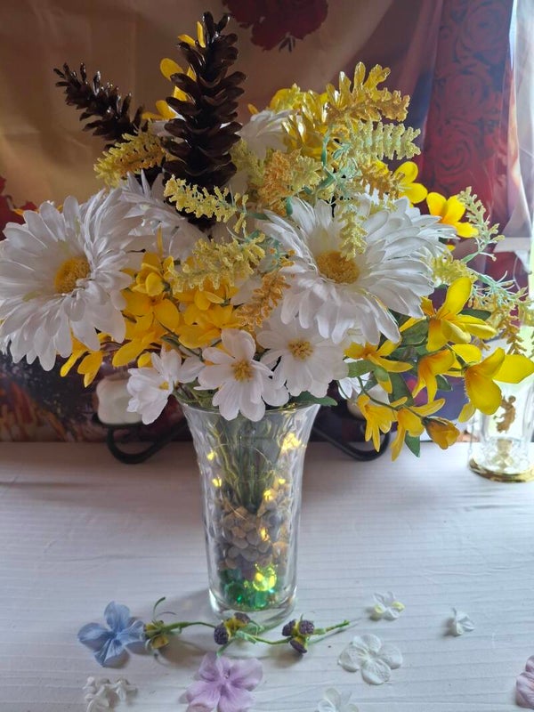 #3 Large Daisy Arrangement
