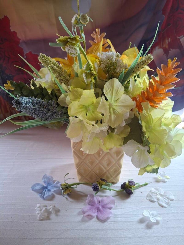 #7 Yellow Lily Mix