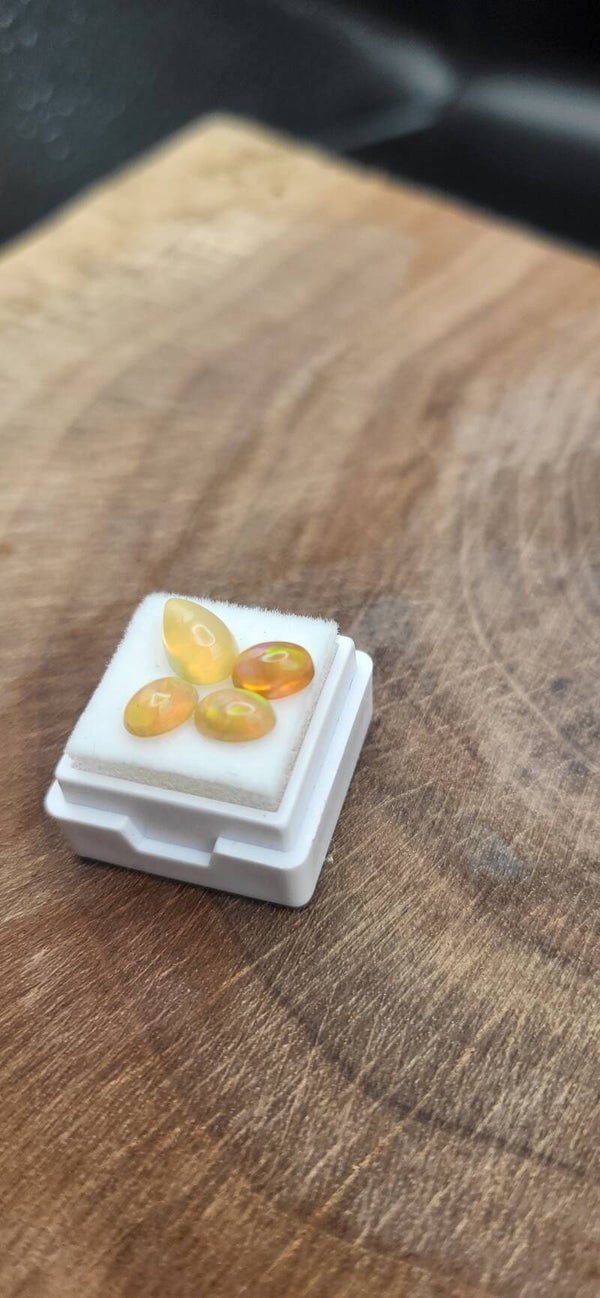 Opal Lot. 1,65 Ct.