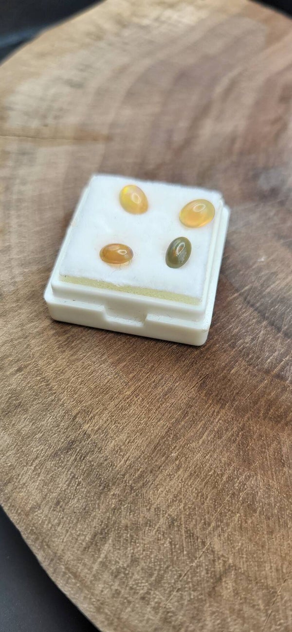 Opal Lot. 1,50 Ct.