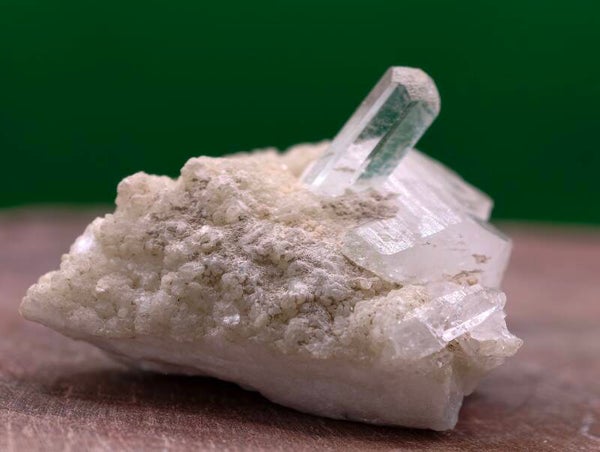 Aquamarin auf Albit