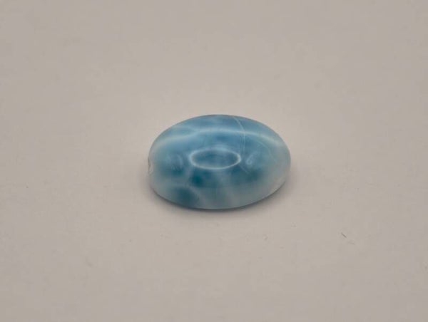 Larimar-Schmuckstein – oval geschliffen und gebohrt