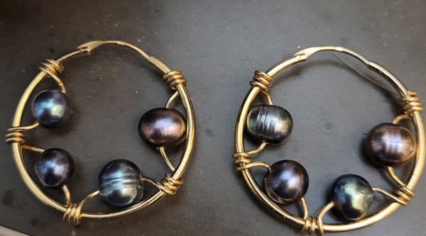 Boucles d'oreilles en plaqué or et véritables perles naturelles