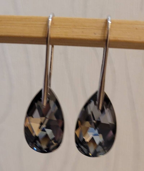 Boucles d'oreilles en métal argenté gouttes en cristal de Swarovski
